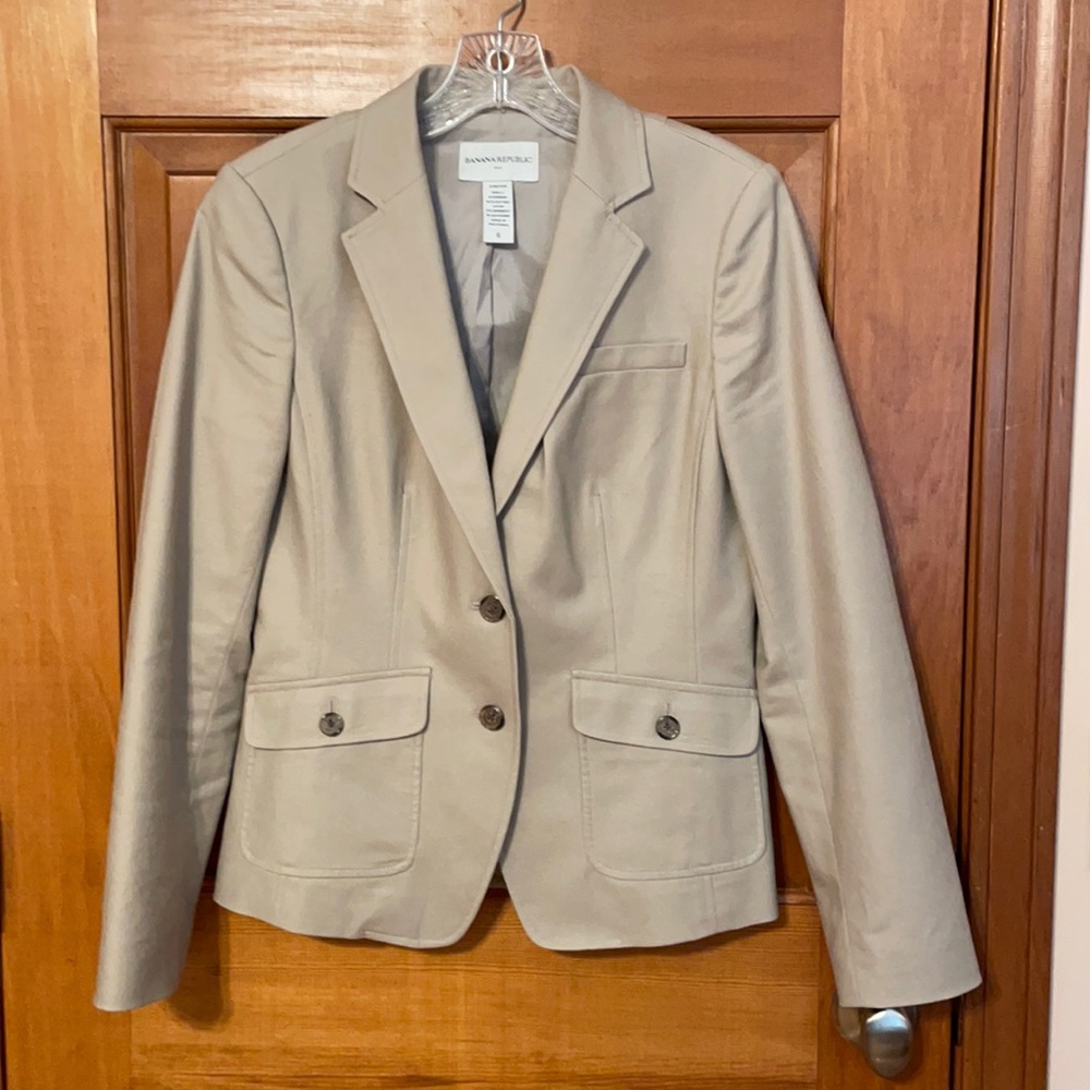 Banana Republic Cotton Tailored lined Blazer.